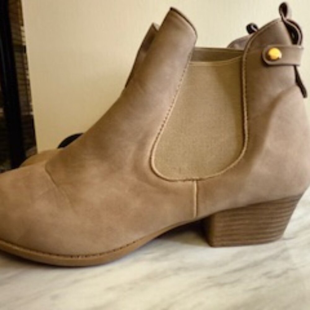 2 Pairs Top Moda Booties - Picture 2 of 5